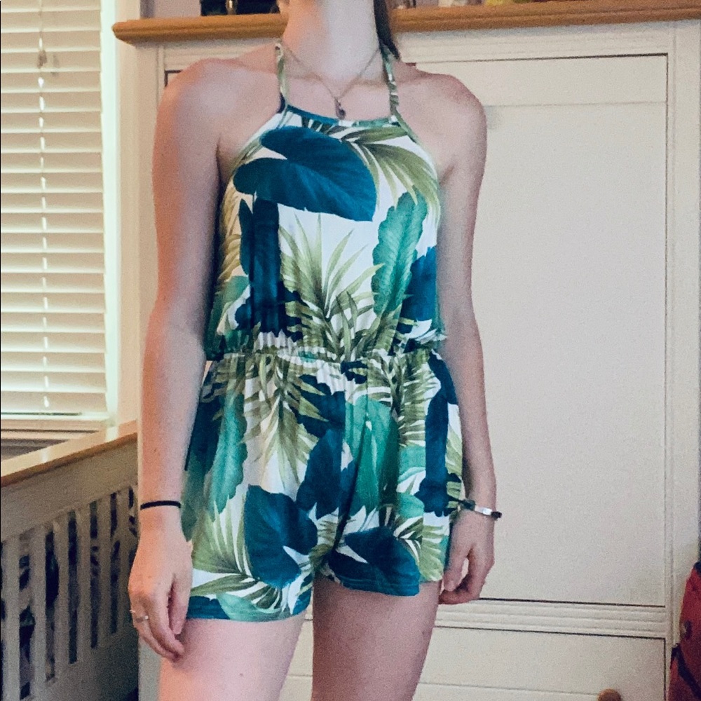 Missguided romper🍃